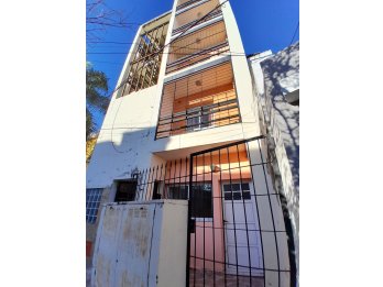 Alquilamos Calle Panam&aacute; 553 dpto de 1 dormitorio y patio