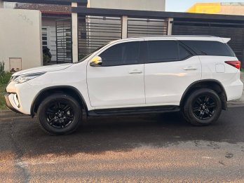 SW4 SR 2016, 4x4 manual.