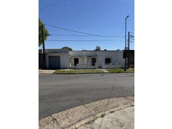 Casa a reciclar calle Rodo a mts. de Av. De Las Americas