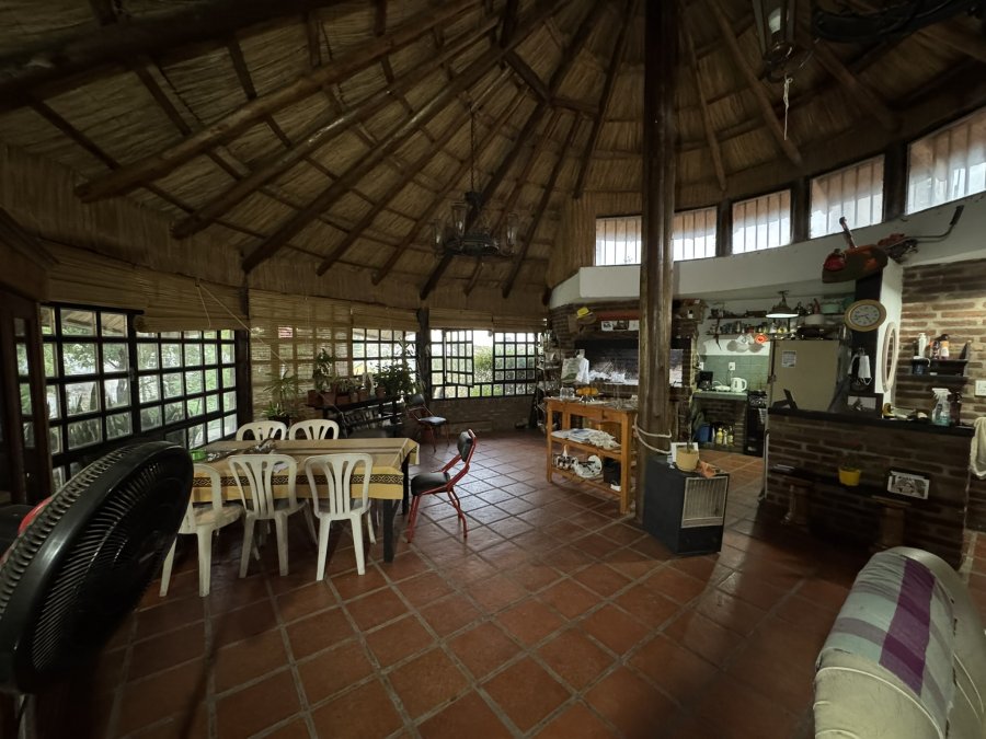 CASA con terreno en la zona de la toma