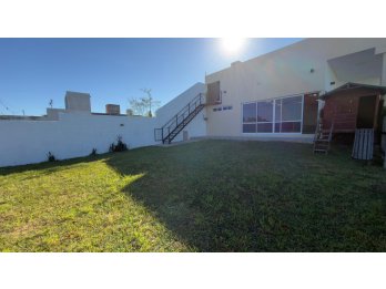 VENTA HERMOSO SALON DE EVENTOS - ZONA TRIANGULAR !!!