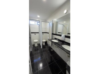 VENTA HERMOSO SALON DE EVENTOS - ZONA TRIANGULAR !!!