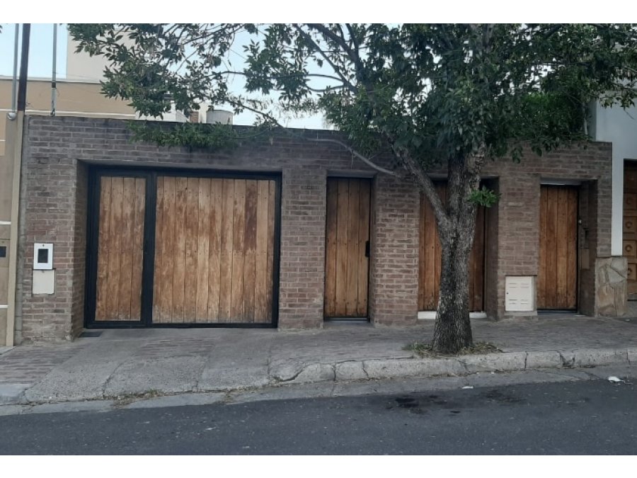 VENDO CASA +  DEPARTAMENTO CALLE CURA ARIAS MONTIEL