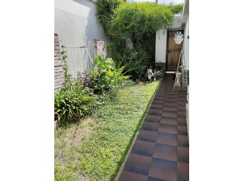 VENDO CASA +  DEPARTAMENTO CALLE CURA ARIAS MONTIEL