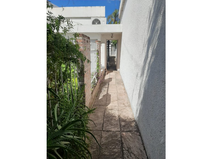 VENDO CASA +  DEPARTAMENTO CALLE CURA ARIAS MONTIEL