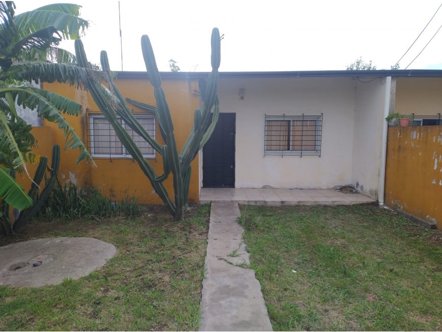Alquila Amplia Casa calle Urdinarrain