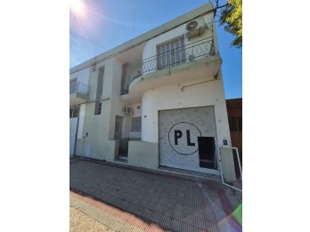 Local en calle Grella