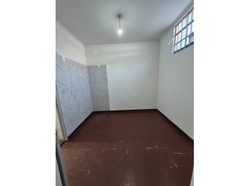 Local en calle Grella