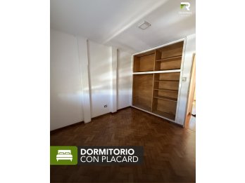 3 dormitorios, 2 baños y cochera