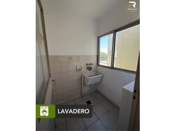 3 dormitorios, 2 baños y cochera