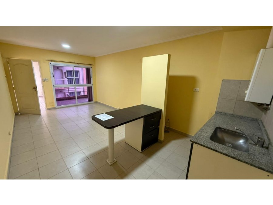 SE ALQUILA DEPTO 1 DORM C/ BALCON EN CALLE GUALEGUAYCHÚ.