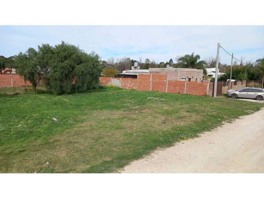 VENDO - AMPLIO TERRENO EN ESQUINA - COLONIA AVELLANEDA