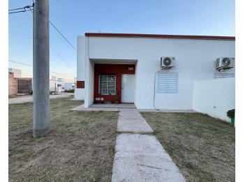 VENTA - CASA DE 1 DORMITORIO A ESTRENAR - PARANA