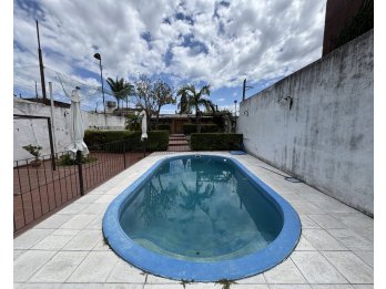 VENTA – Casa de 4 dormitorios - ZONA CENTRO