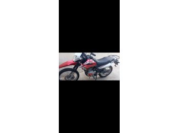 Vendo  Honda XR150L impecable