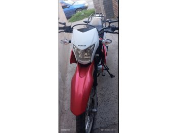 Vendo  Honda XR150L impecable