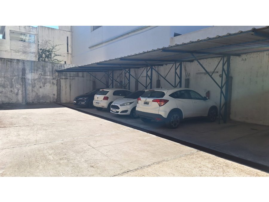 COCHERA ZONA PARQUE. VENTA