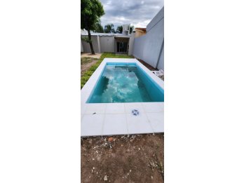 Vendo hermosa casa calle División del Litoral ( Paracao)