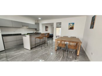 Vendo hermosa casa calle División del Litoral ( Paracao)