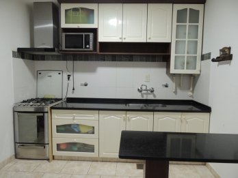 Amplia casa Ramirez 4300