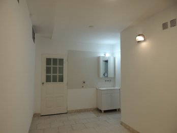 Amplia casa Ramirez 4300