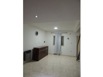 Amplia casa Ramirez 4300