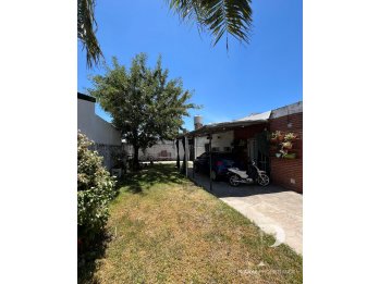 SE VENDE CASA 3 DORMITORIOS ZONA BARRIO MERCANTIL