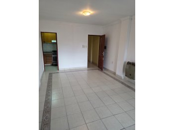 DEPARTAMENTO ANDRES PAZOS FRENTE PLAZA ALBERDI