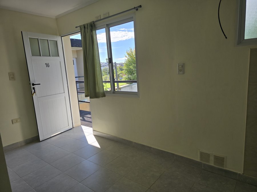 Departamento con cochera en alquiler Oro Verde