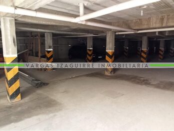Departamento con cochera en alquiler Oro Verde