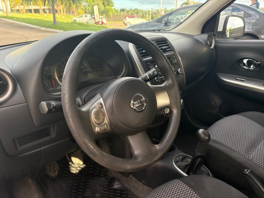 NISSAN March Sense Pure Drive. Recibo vehiculos
