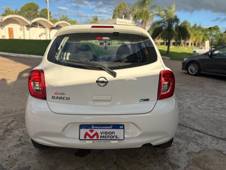 NISSAN March Sense Pure Drive. Recibo vehiculos