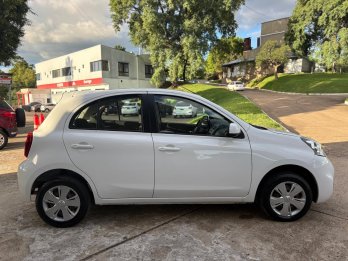 NISSAN March Sense Pure Drive. Recibo vehiculos