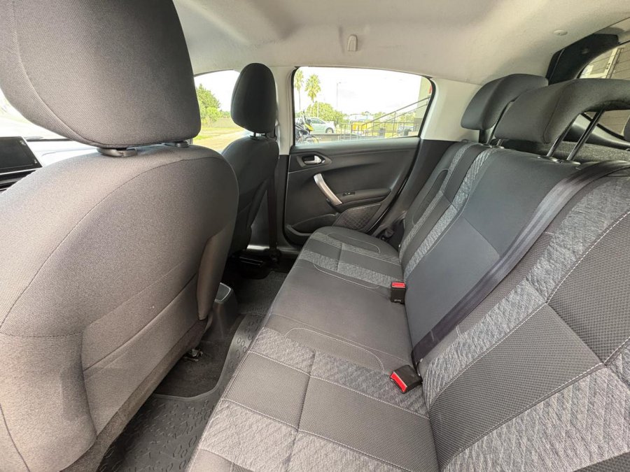 PEUGEOT 208 Allure 1.6. Recibo vehiculos