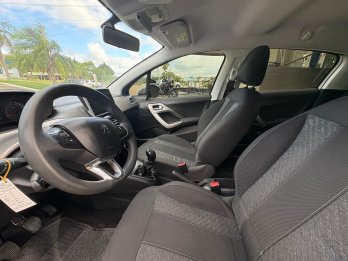 PEUGEOT 208 Allure 1.6. Recibo vehiculos