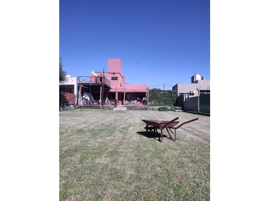 Se vende casa Estilo Patagónica en Oro Verde