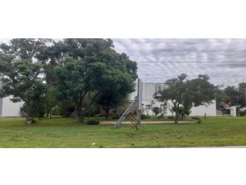 PROPIEDAD EN VENTA, EN IMPORTANTE ESQUINA DE ORO VERDE !