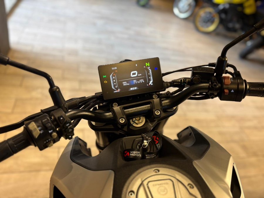 CFMOTO 300 NK. Recibo vehiculos menor y mayor valor