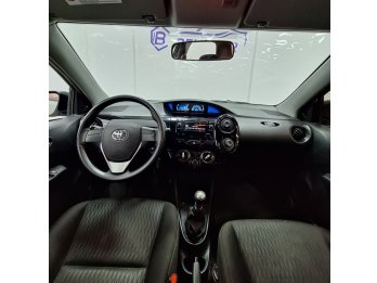 TOYOTA ETIOS X 1.5 MT – 2021 – 81000 KMS
