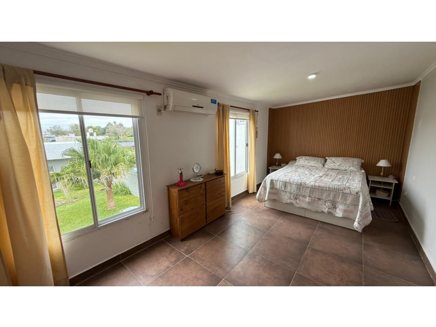 HERMOSA CASA EN ORO VERDE, 3 DORM PATIO Y COCHERA. C/GAS NAT