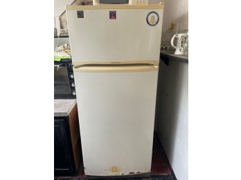 VENDO HELADERA CON FREEZER YA