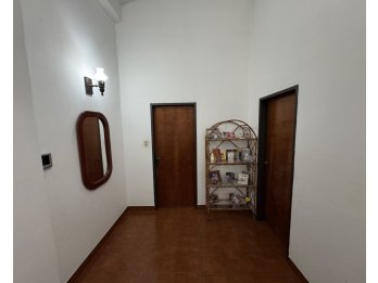 VENTA – Casa con 4 dormitorios zona céntrica