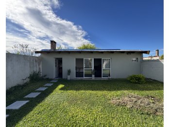 VENTA I CASA DE 3 DORMITORIOS - ORO VERDE