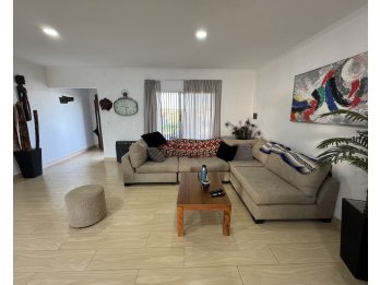 VENTA - CASA MODERNA DE 3 DORMITORIOS ZONA THOMPSON