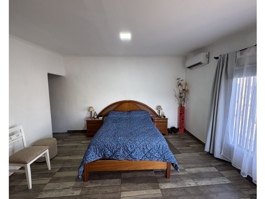 VENTA - CASA MODERNA DE 3 DORMITORIOS ZONA THOMPSON