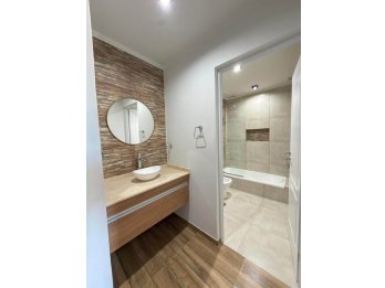 Se vende hermosa casa en calle Tejeiro Martinez.
