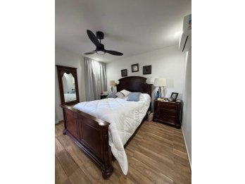 Se vende hermosa casa en calle Tejeiro Martinez.