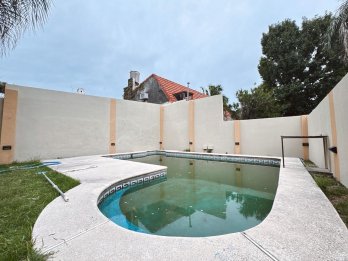 VENTA HERMOSA CASA EN CALLE SALTA APTA CRÉDITO