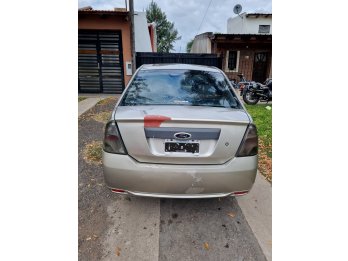 Vendo FORD FIESTA 1.6 4 PTAS MAX AMBIENTE PLUS 2010