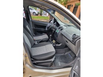 Vendo FORD FIESTA 1.6 4 PTAS MAX AMBIENTE PLUS 2010